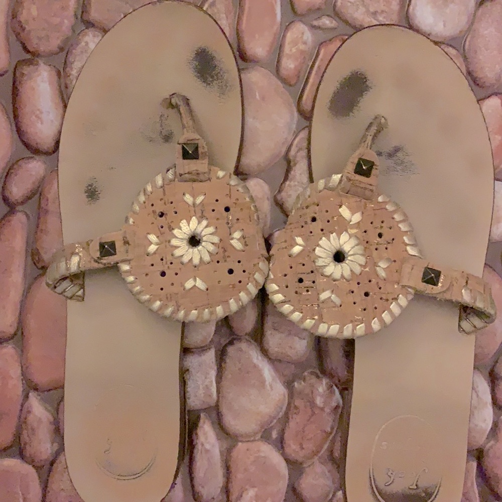 Jack Rogers Round Gold & Brown in the Middle!!